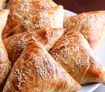 Самса слоеная говядина домашняя