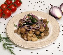 Шампиньоны маринованные