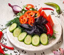 Букет их свежих овощей и зелени