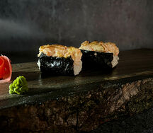 Запеченный гункан Креветка-чизи