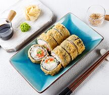 Горячий ролл Темпура лосось