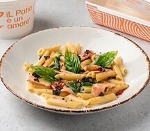 Пенне с лососем в сливочном соусе