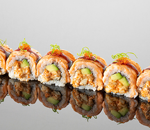Ролл опаленный с лососем