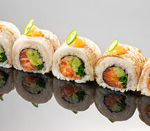 Ролл опаленный с сибасом