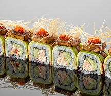 Ролл с крабом и фуа-гра