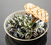 Мидии в соусе дорблю