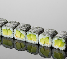 Ролл с авокадо