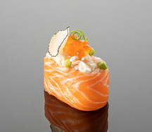 Суши в лососе с трюфельным крабом