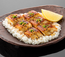 Угорь на рисе