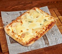 Пицца Груша с горгонзолой