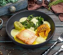 Стейк из лосося с соусом бер блан