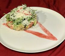 Салат с крабом и киноа