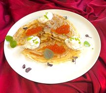 Блинчики с красной икрой