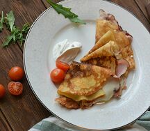 Блины с ветчиной и сыром