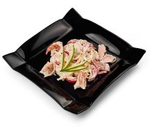 Вок в сливочном соусе с морепродуктами