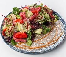 Салат с ростбифом и устричным соусом