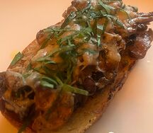Брускетта с грибами и сыром