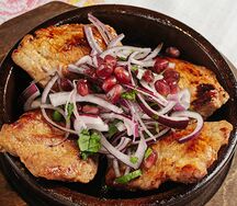 Шашлык из cвинoй шейки на кеци