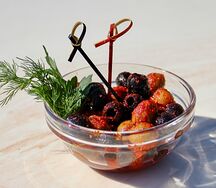 Ассорти из маслин и оливок