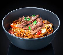 Соба с говядиной и овощами