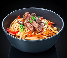 Удон с говядиной и овощами