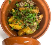 Томленая говядина с картофельными дольками