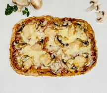 Пицца с курицей и шампиньонами