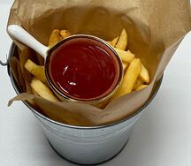 Картофель фри с соусом