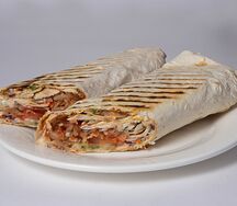 Шаурма куриная в тандырном лаваше