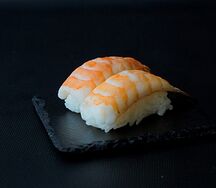 Суши с креветкой