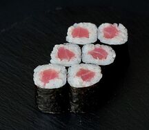 Маки с тунцом