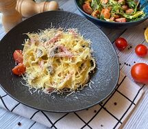 Феттуччине с ветчиной и грибами
