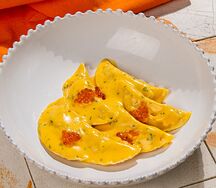 Вареники из трески с соусом голландез