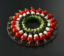 Канапе на шпажках греческий 30