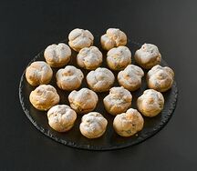 Профитроли мини с малиной и фисташковым кремом 18 шт