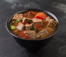 Суп с говядиной и помидором