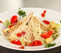 Салат Цезарь с курицей