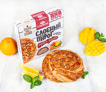 Слоеный пирог с манго и апельсином