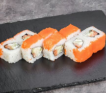 Ролл Калифорния с лососем