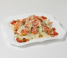 Салат Цезарь с семгой