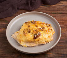 Куриное филе под картофельным муссом с грибами