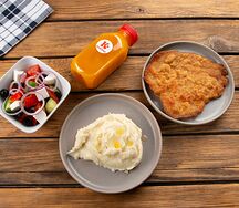 Комбо с шницелем из свинины по-венски (с облепиховым морсом)