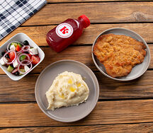 Комбо с шницелем из свинины по-венски (с клюквенным морсом)