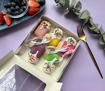 Ассорти ярких чизкейков в шоколаде Мороженки