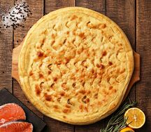 Осетинский пирог с семгой и укропом