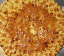 Осетинский пирог с черникой и творогом