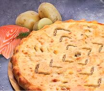 Осетинский пирог с семгой и картошкой