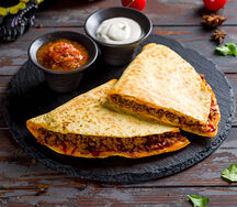 Кесадилья кон карне