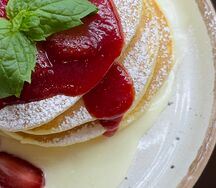 Американские панкейки с клубникой