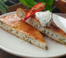 Пирог с творогом и зеленью